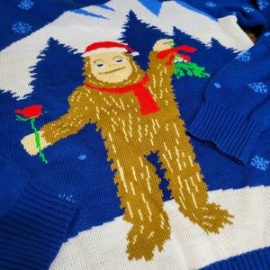 Tipsy Elves Romantic Bigfoot Sasquatch Sweater Mistletoe Rose Ugly Christmas Lrg